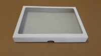 Dárková krabička s průhledem obdélník - bílá (370x270x40 mm)