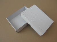 Dárková krabička bez průhledu – bílá (190x145x50 mm)