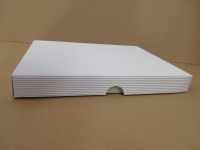 Dárková krabička bez průhledu – bílá (370x270x40 mm)