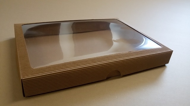 Dárková krabička s průhledem obdélník - hnědá (370x270x40 mm)