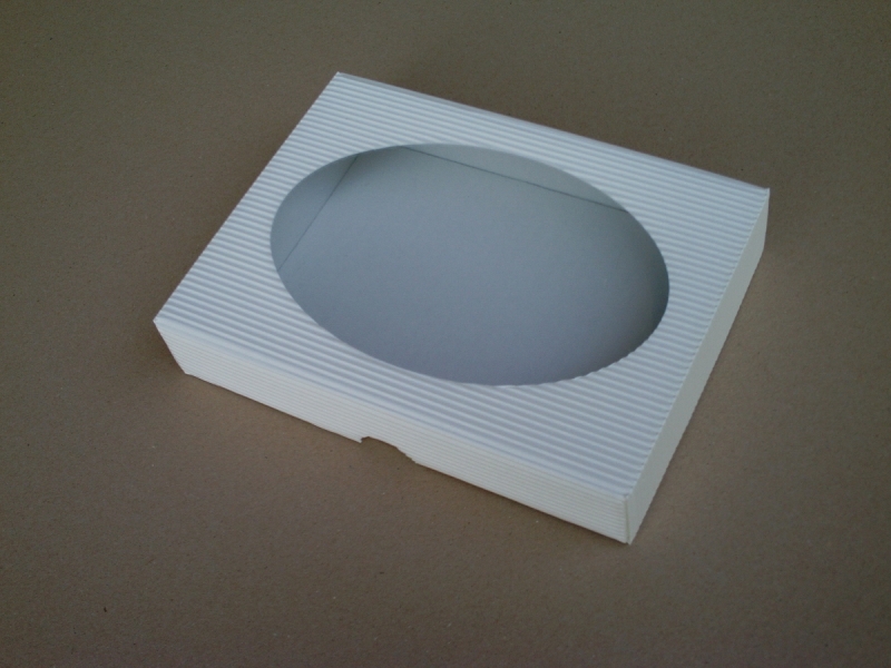 Dárková krabička s průhledem ovál – bílá (190x145x35 mm)