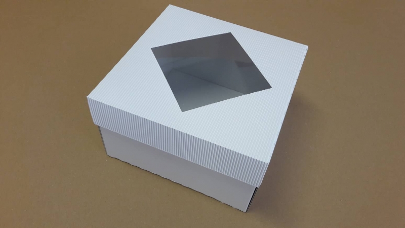 Dárková krabička s průhledem obdélník – bílá (260x250x150 mm)