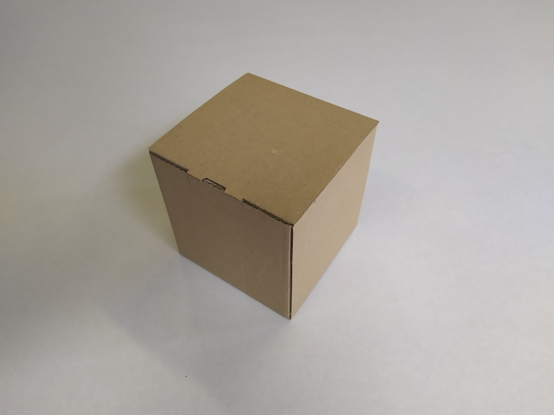 Dárková krabička na hrníček - hnědá (105x105x105)