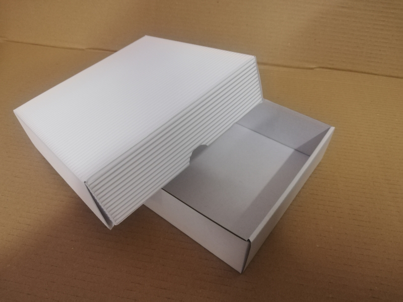 Dárková krabička dno + víko bez průhledu - bílá (175x175x50 mm)